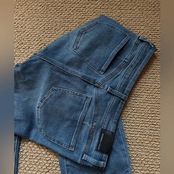 KENDALL + KYLIE Jeans - Picture 3 of 5
